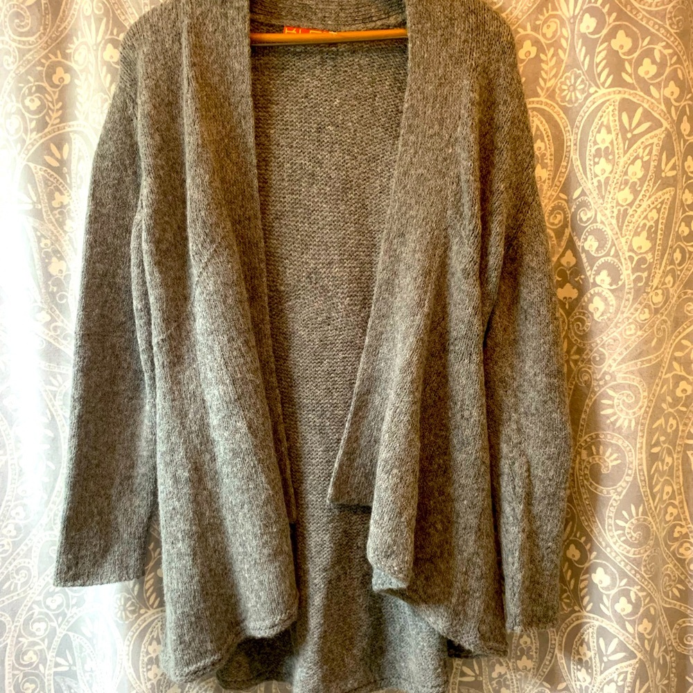 GORGEOUS Alpaca asymmetrical super soft sweater🎉🎊👏🏻
